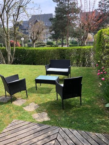 Magnifique 2P En Rez-De-Jardin Oriente Sud A 2 Pas De La Plage Cabourg Dış mekan fotoğraf